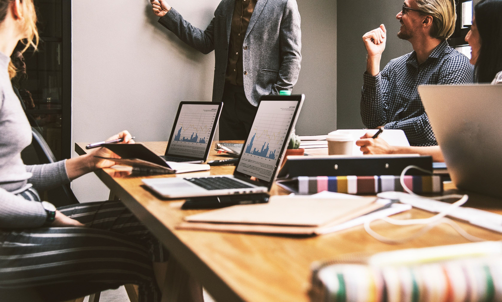 2026 Watershed: The Agency Industry is Splitting into "Strategic Partners" vs. "Marketing Vendors" – Are You Choosing Right?